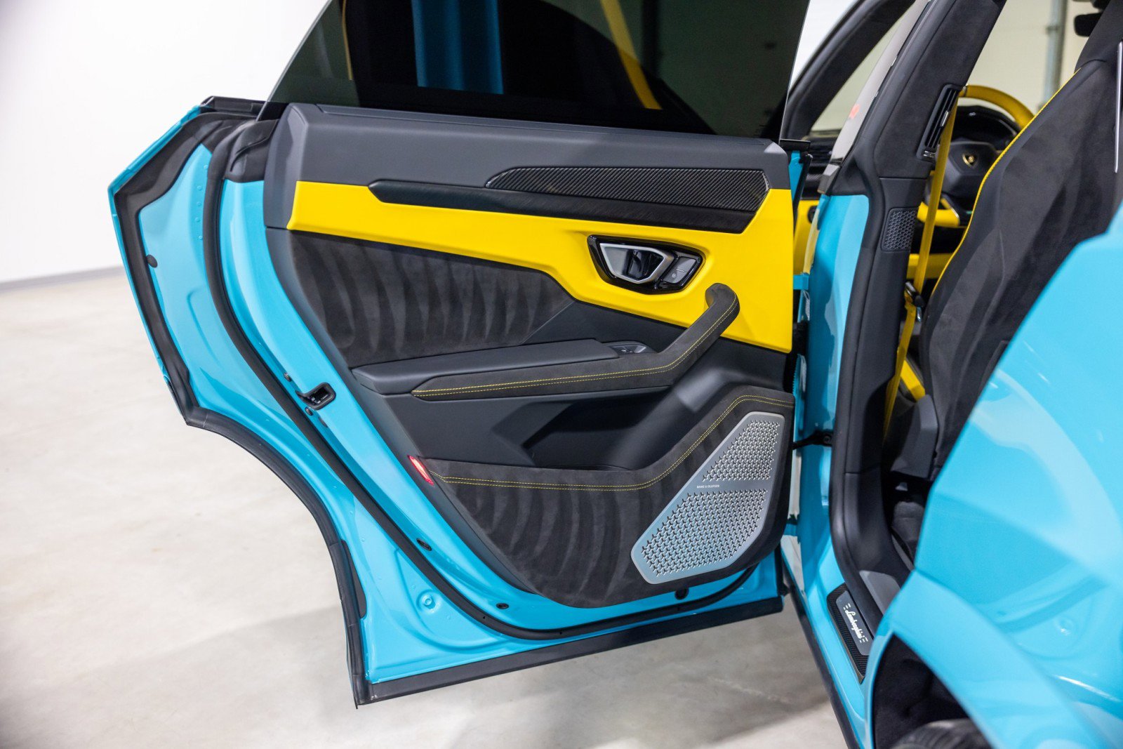 Used 2024 Lamborghini Urus S image 28