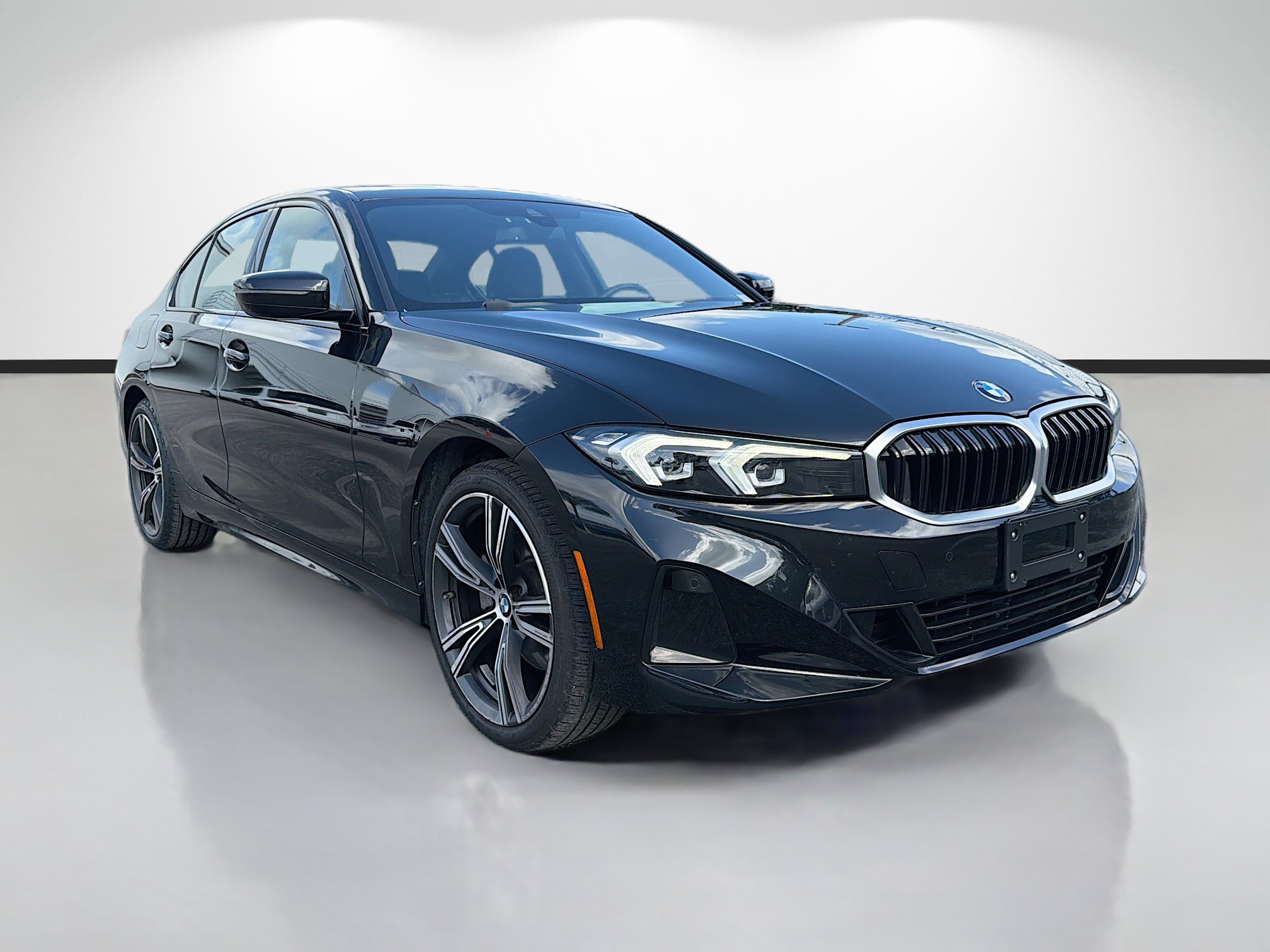 Used 2023 BMW 330i xDrive Sedan w/ Premium Package AWD/4WD image 1
