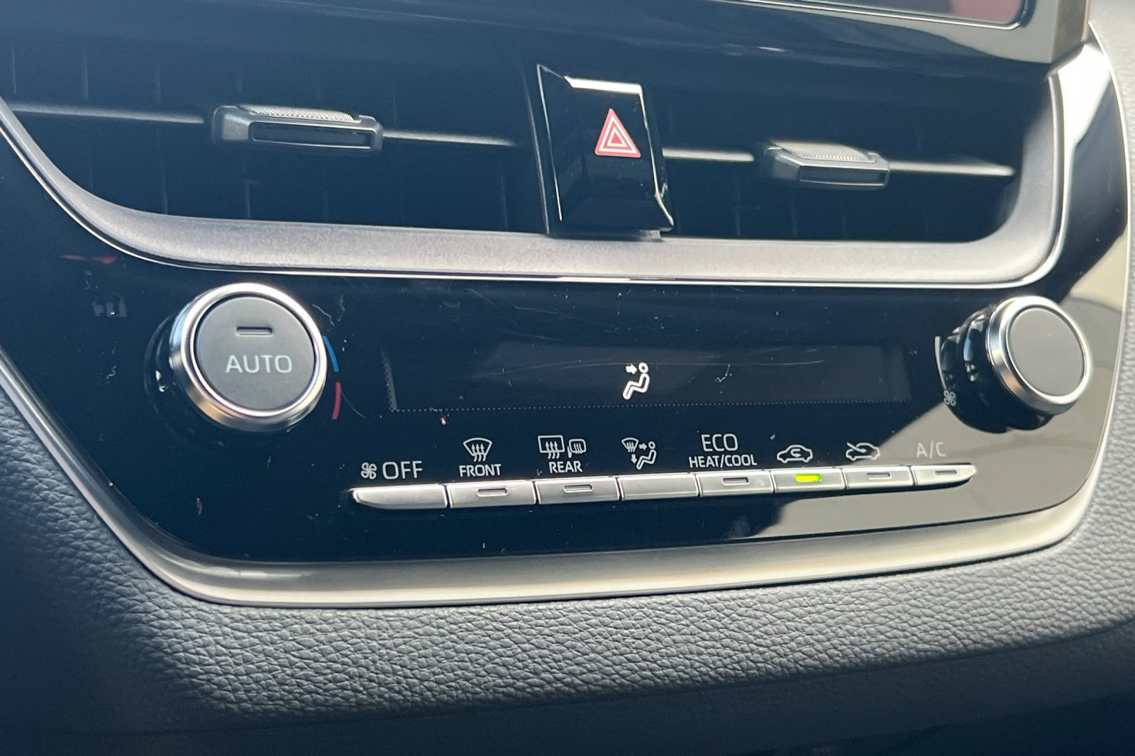 Certified 2026 Toyota Corolla SE FWD image 19