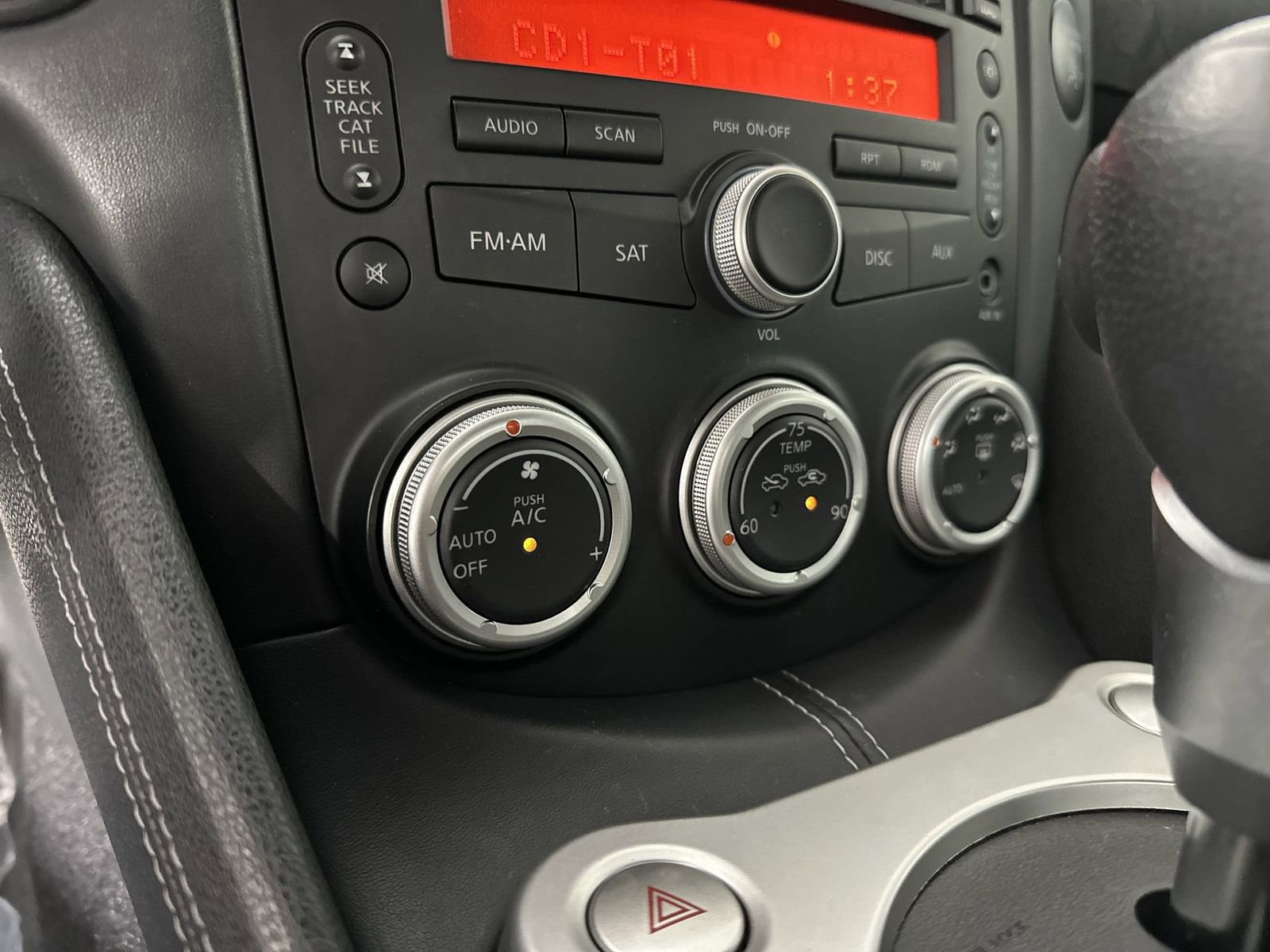 Used 2009 Nissan 370Z Touring image 23