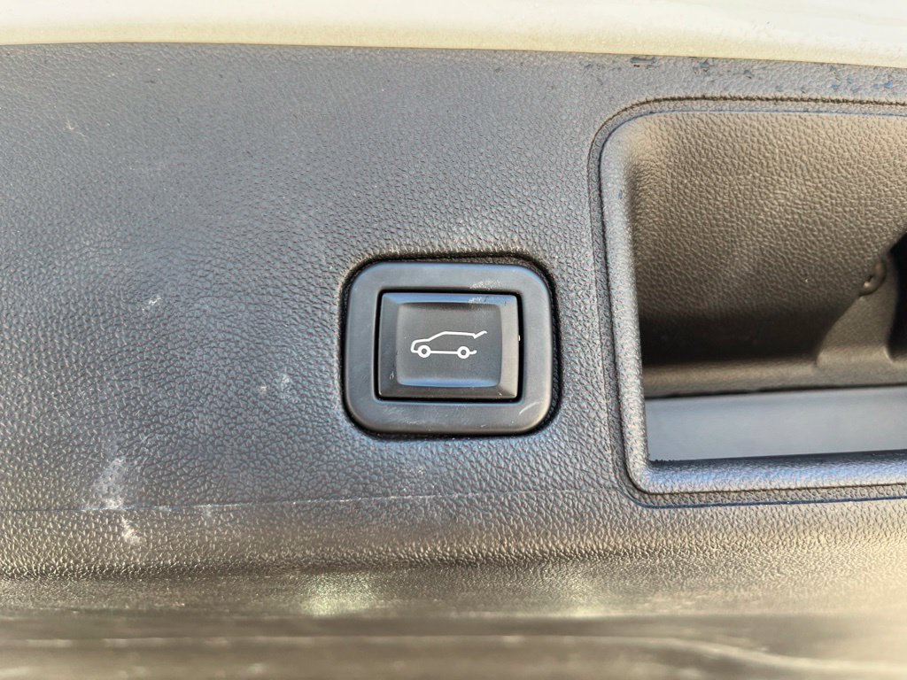 Used 2023 GMC Terrain SLT FWD image 10