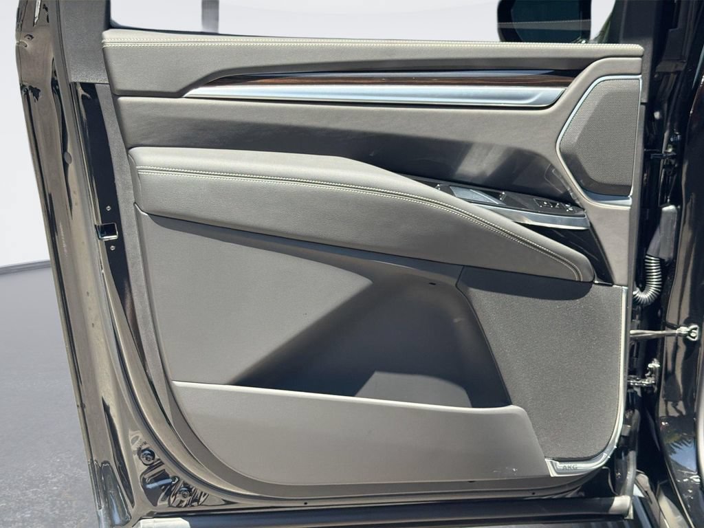 Certified 2026 Cadillac Escalade ESV Luxury AWD/4WD image 26