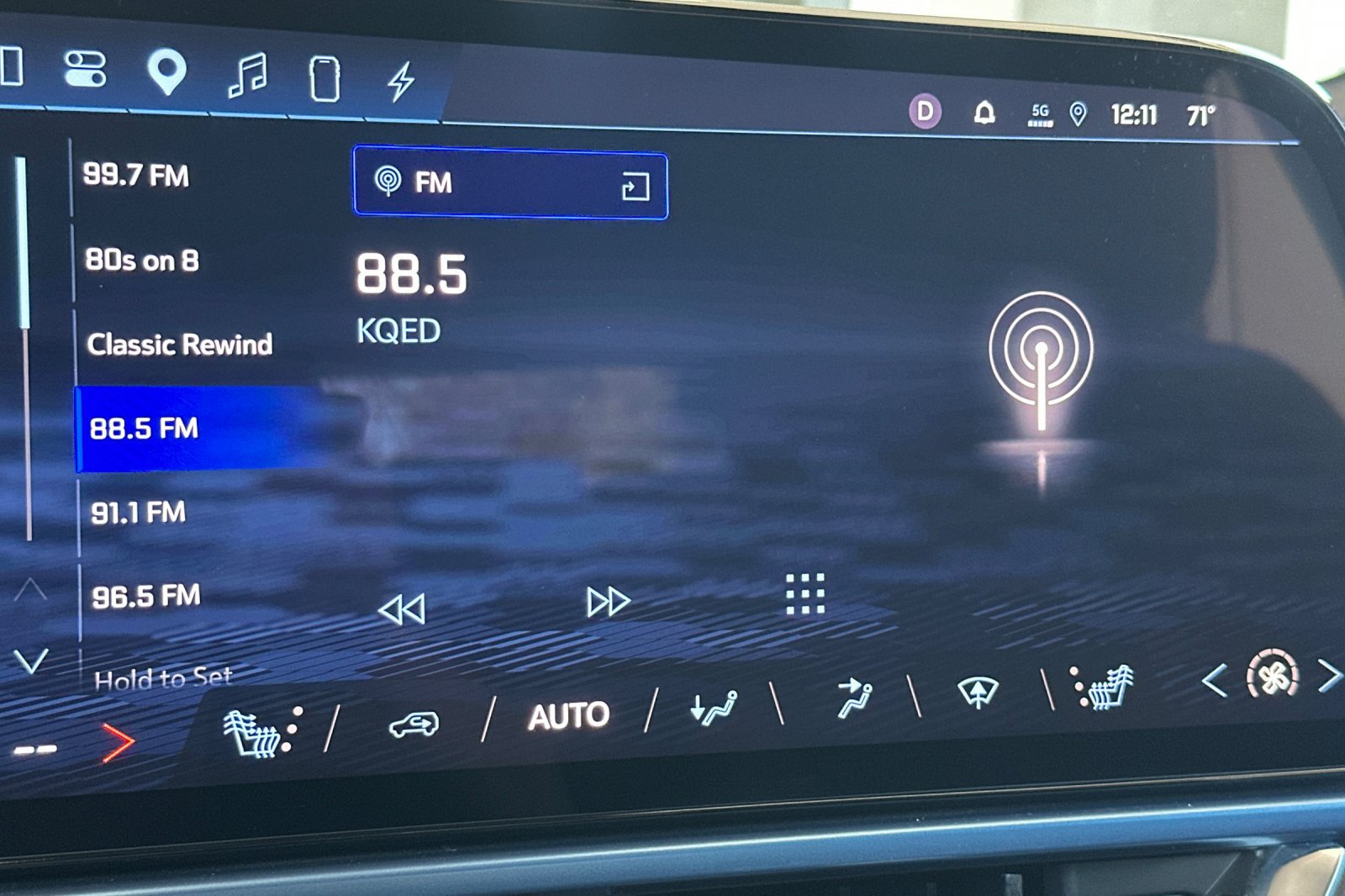 Used 2024 Chevrolet Equinox EV LT FWD image 26