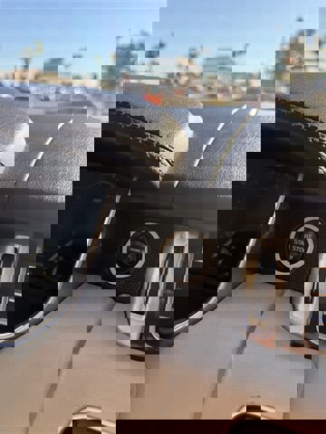 Used 2016 Land Rover Range Rover HSE image 14