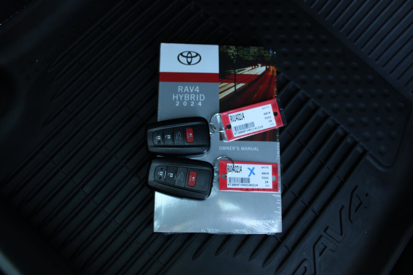 Used 2024 Toyota RAV4 Limited image 28