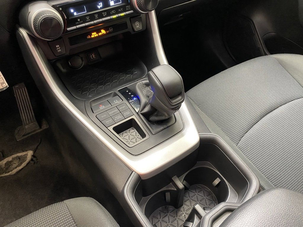 Used 2024 Toyota RAV4 LE image 28