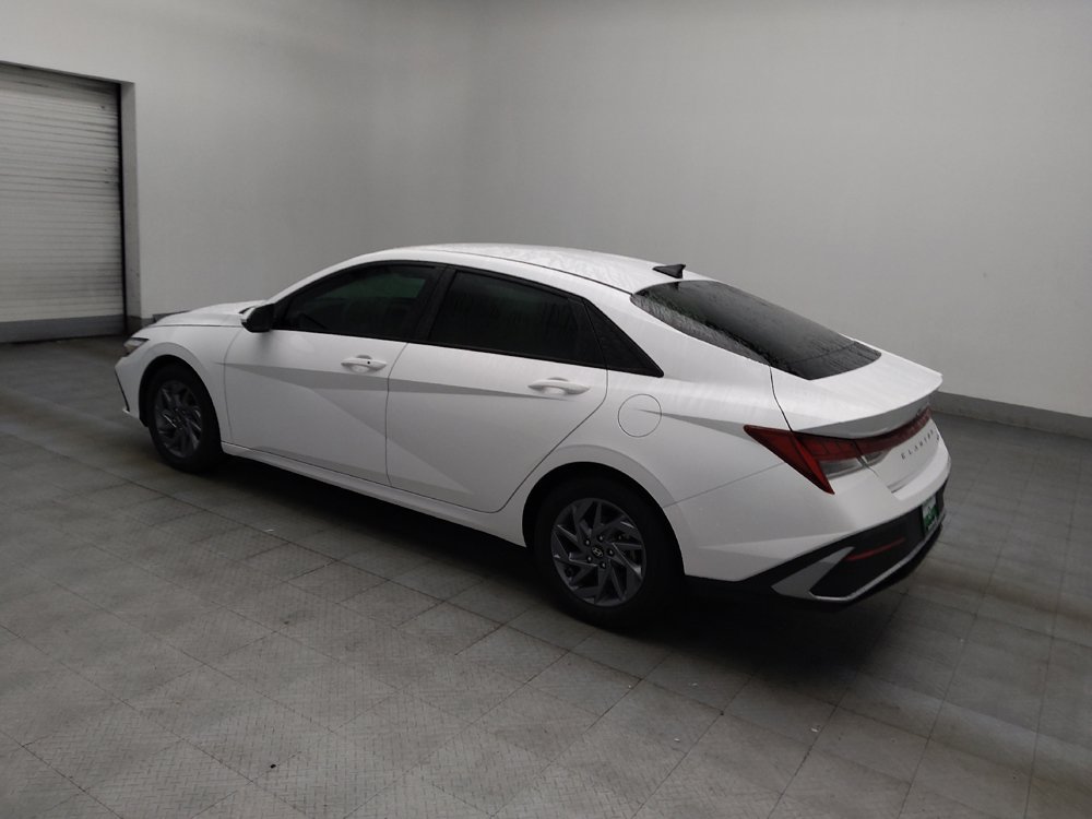 Used 2024 Hyundai Elantra Blue FWD image 3
