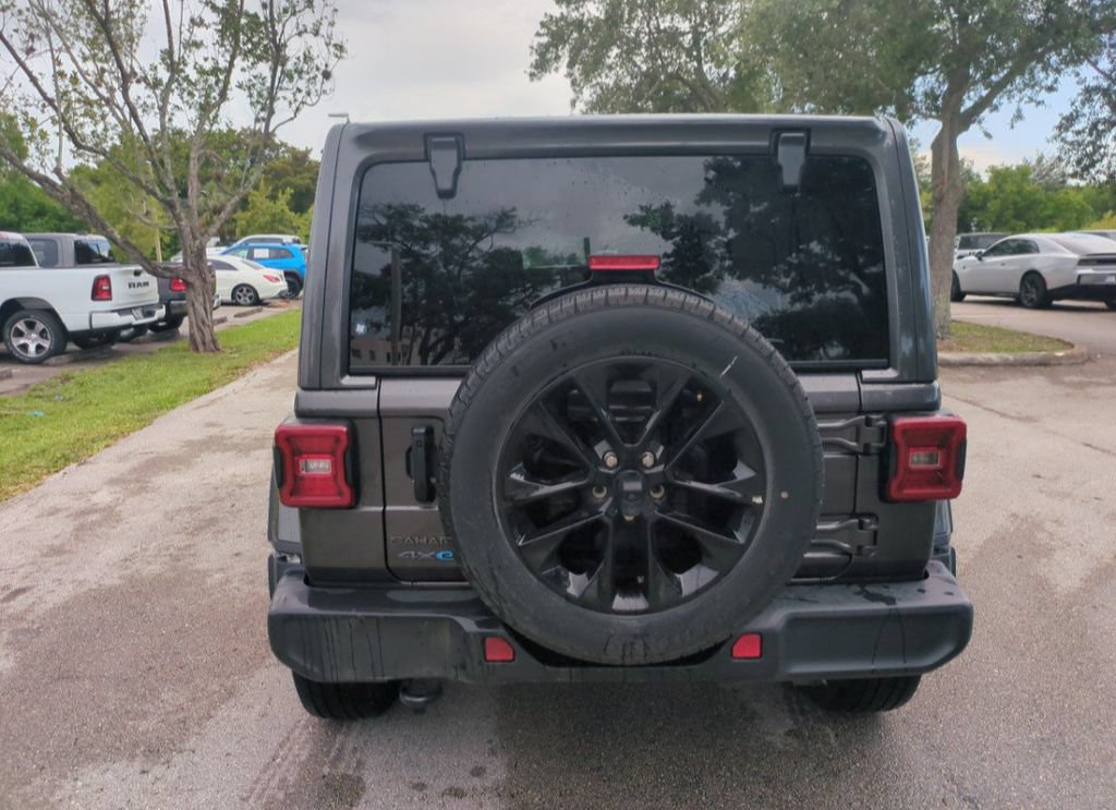 Used 2025 Jeep Wrangler Unlimited Sahara w/ Safety Group AWD/4WD image 7