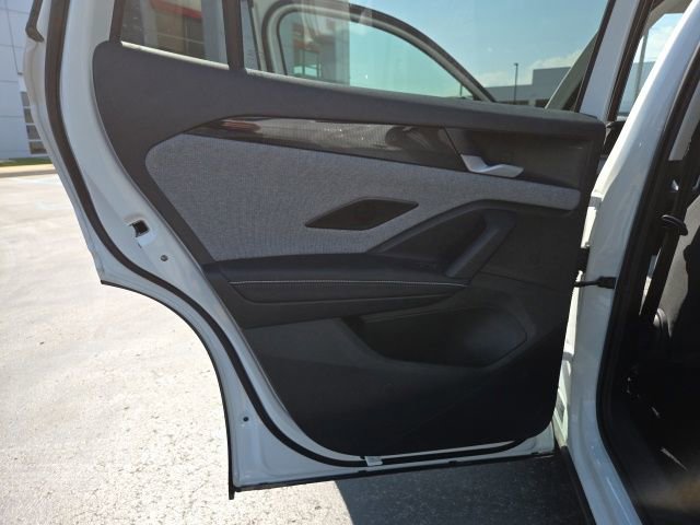 Used 2025 Volkswagen Tiguan S AWD/4WD image 13