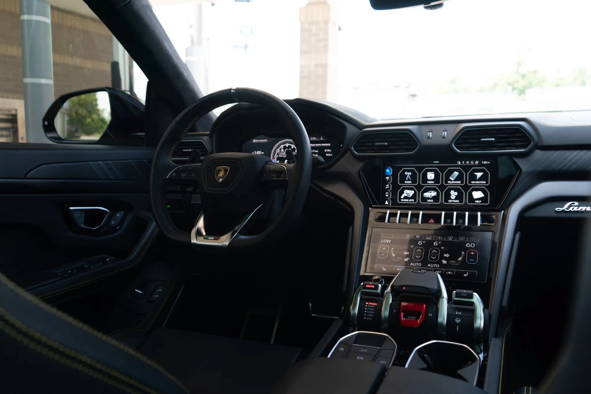 Used 2021 Lamborghini Urus AWD/4WD image 48