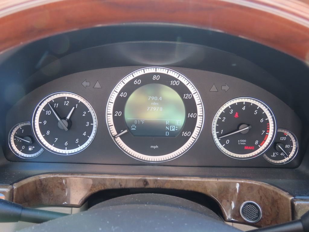 Used 2011 Mercedes-Benz E 550 Sedan image 19