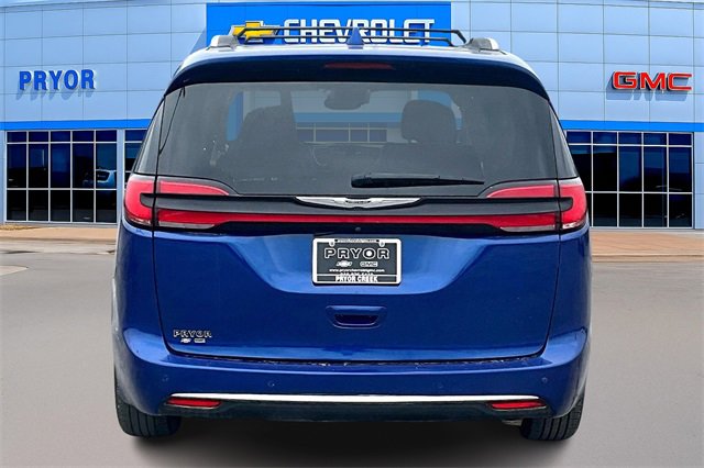 Used 2021 Chrysler Pacifica Touring-L image 6