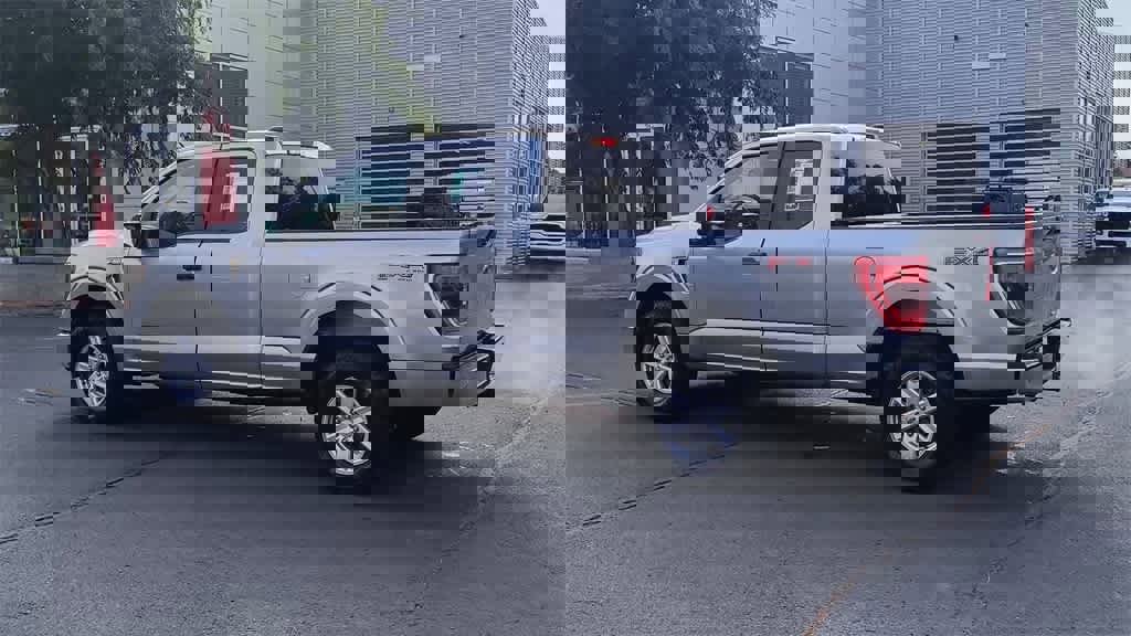 Used 2023 Ford F150 XLT w/ Trailer Tow Package image 6