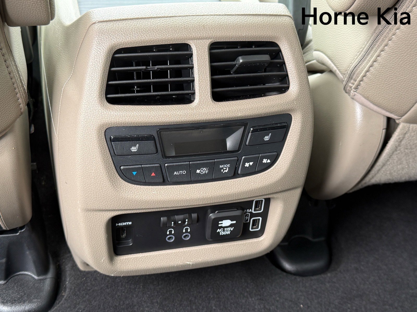 Used 2020 Honda Pilot Touring image 28