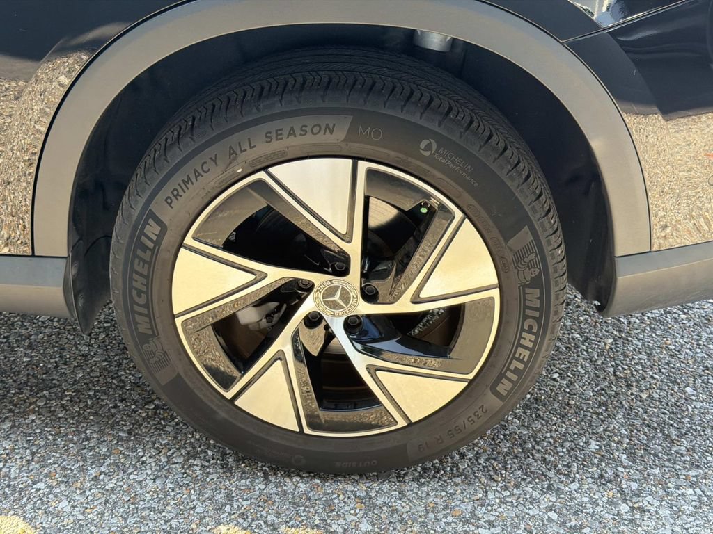Used 2024 Mercedes-Benz GLC 300 4MATIC image 4