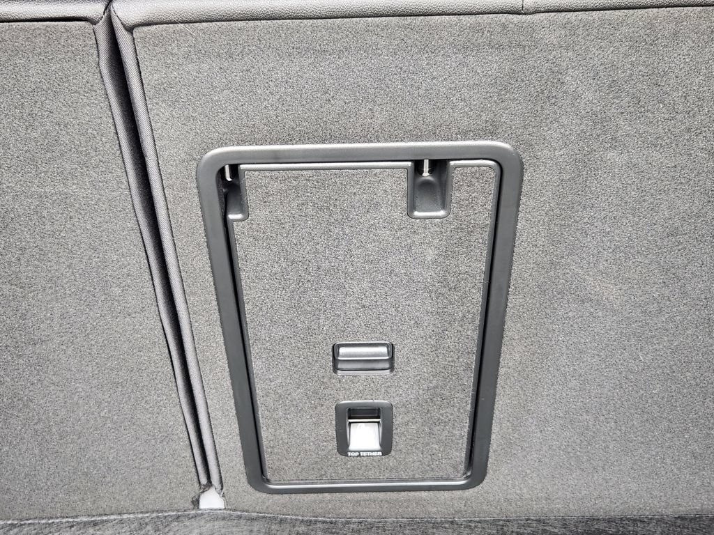 Certified 2025 Volkswagen Taos SE AWD/4WD image 26