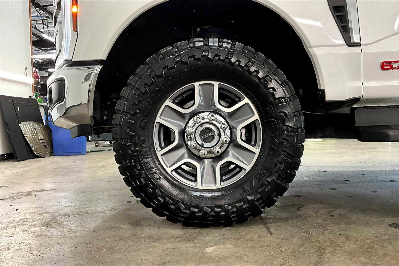 Used 2024 Ford F350 Lariat image 11