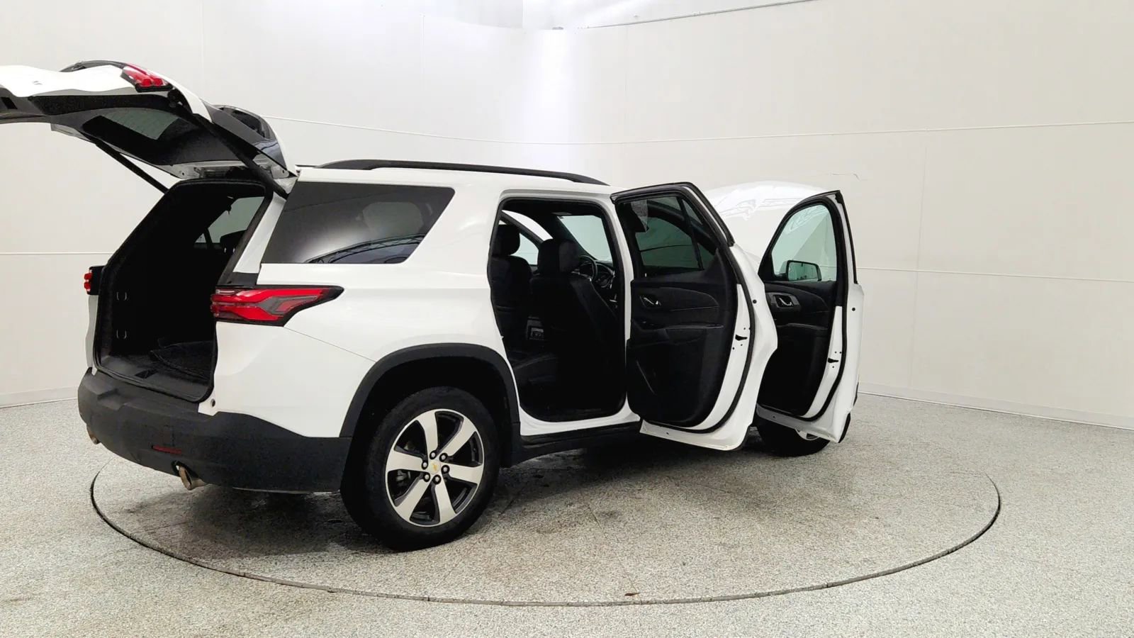 Used 2023 Chevrolet Traverse LT w/ LT Premium Package image 12