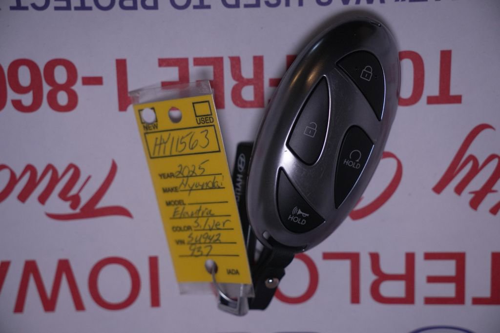 Certified 2025 Hyundai Elantra Sport image 44