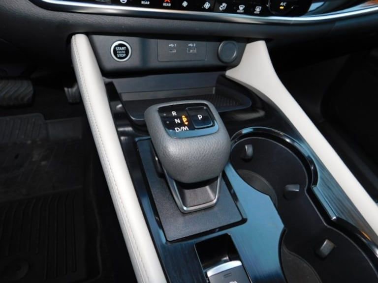 Used 2023 Nissan Rogue SL w/ SL Premium Package image 27