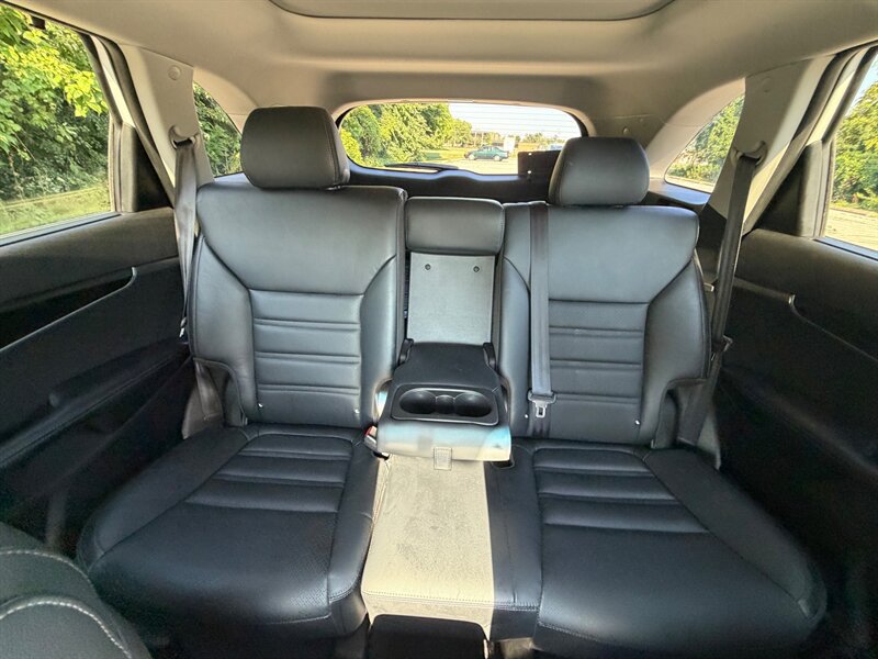 Used 2016 Kia Sorento EX w/ EX Touring Package FWD image 11