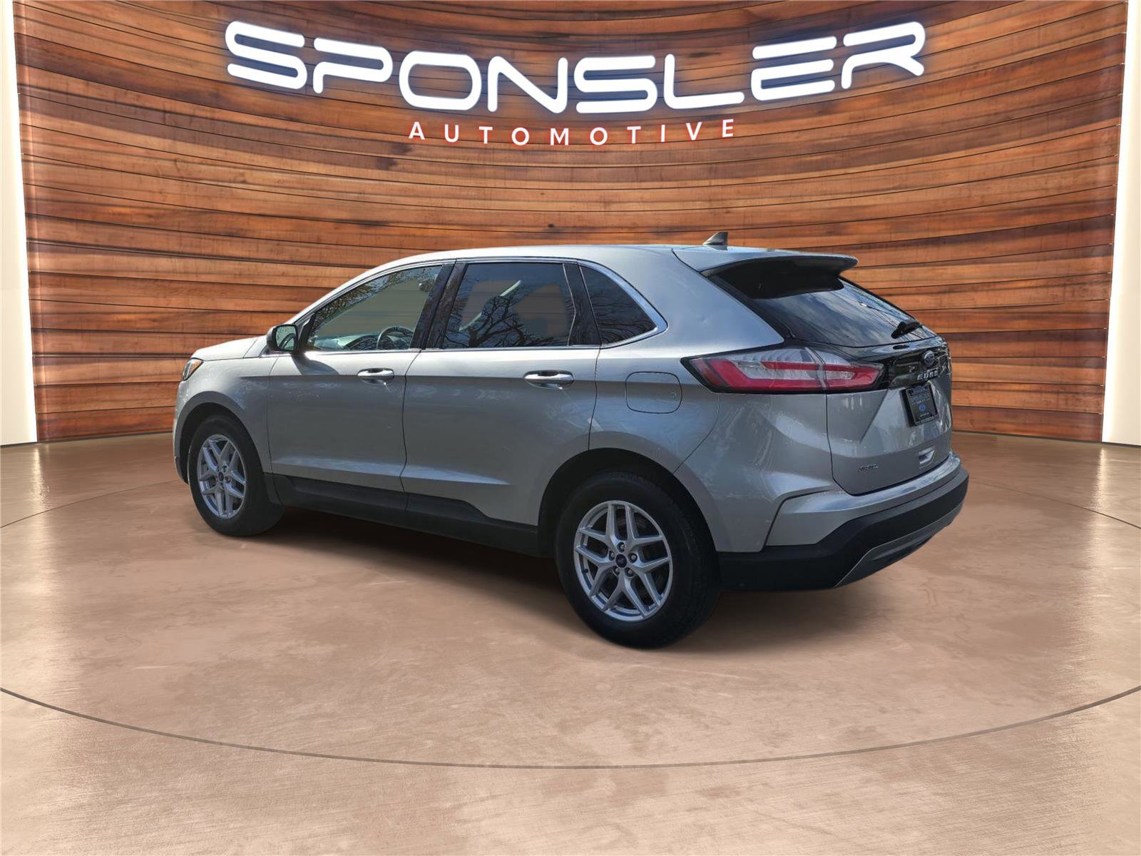 Used 2021 Ford Edge SEL image 3