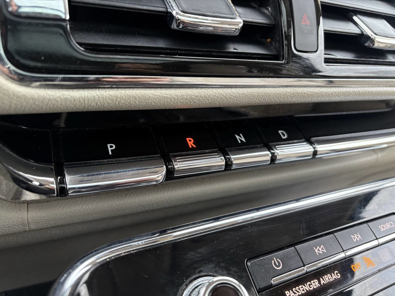 Used 2018 Lincoln Navigator Select w/ Technology Package image 9