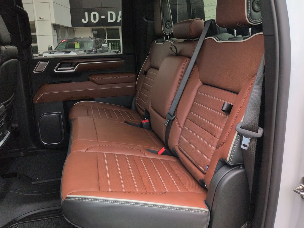 New 2026 GMC Sierra 3500 Denali Ultimate w/ LPO, Black Badging Package AWD/4WD image 15