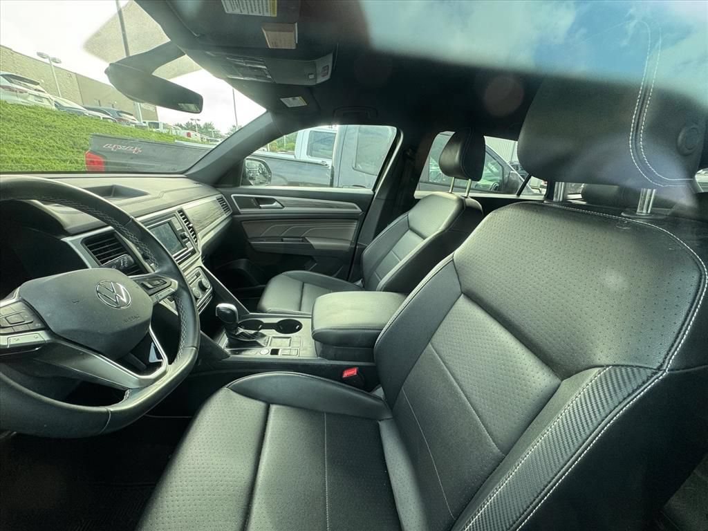 Used 2022 Volkswagen Atlas Cross Sport SE FWD image 9