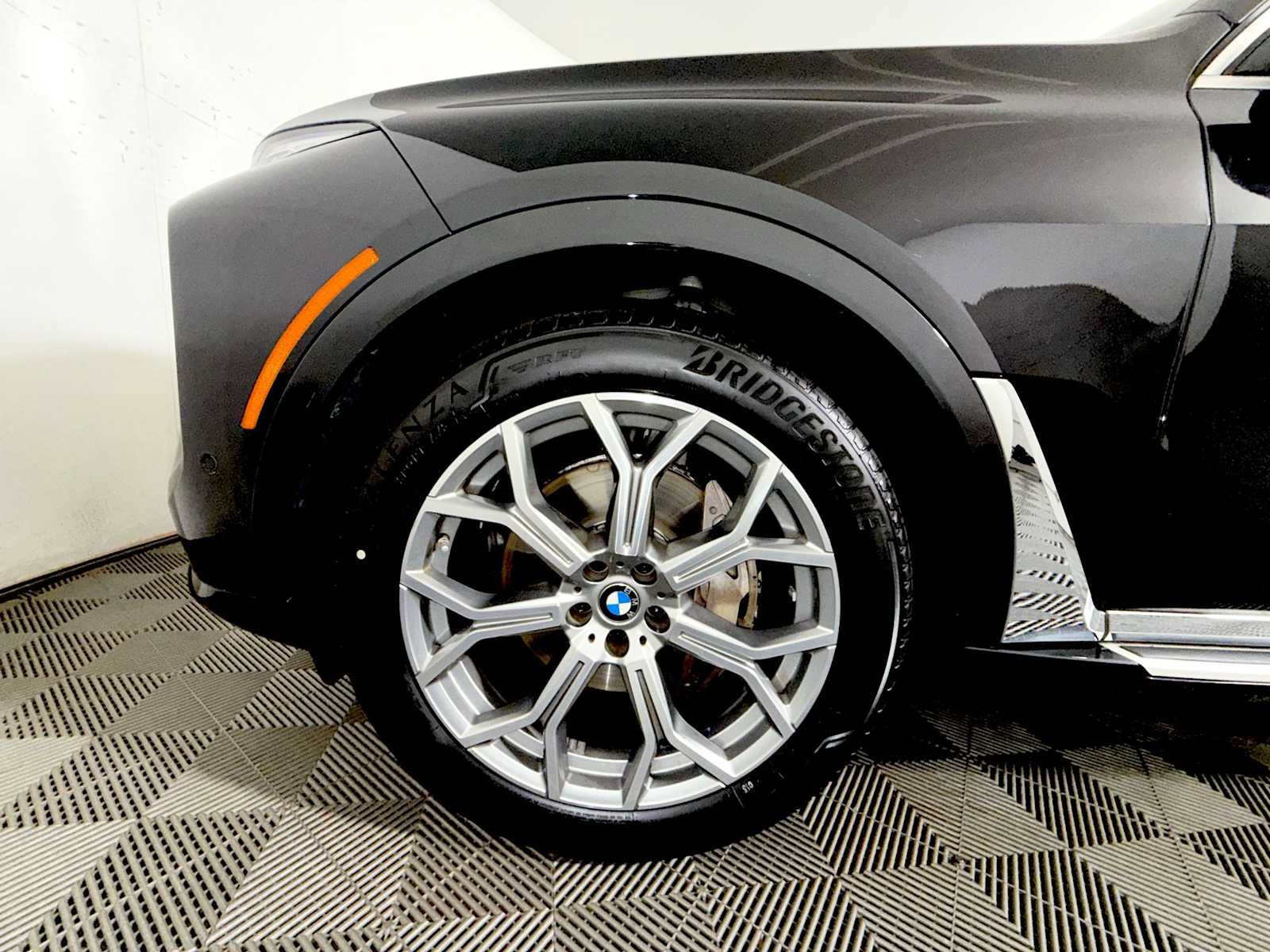 Used 2024 BMW X7 xDrive40i AWD/4WD image 8
