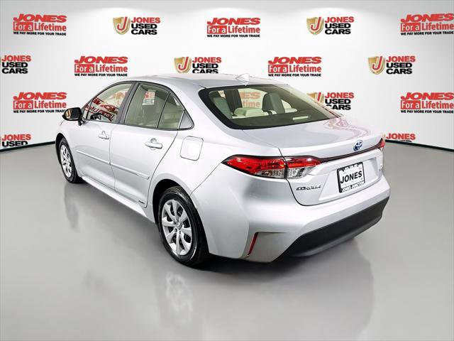 Certified 2023 Toyota Corolla LE AWD/4WD image 2