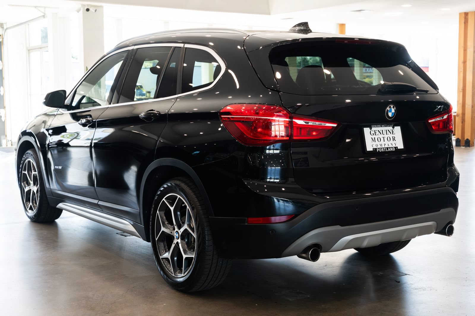 Used 2018 BMW X1 xDrive28i AWD/4WD image 6