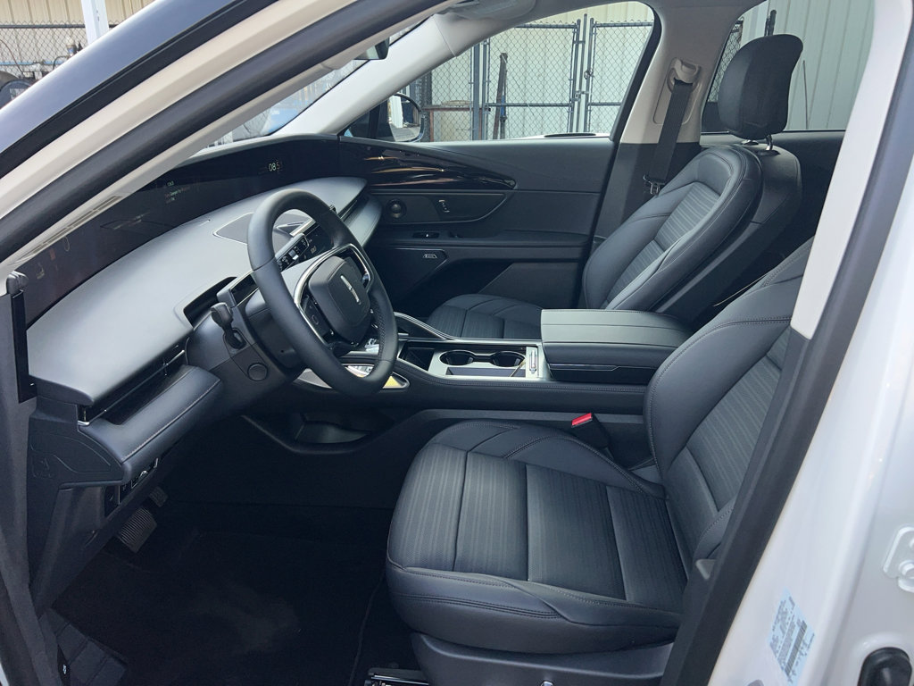 New 2026 Lincoln Nautilus Reserve w/ Jet Appearance Package image 9