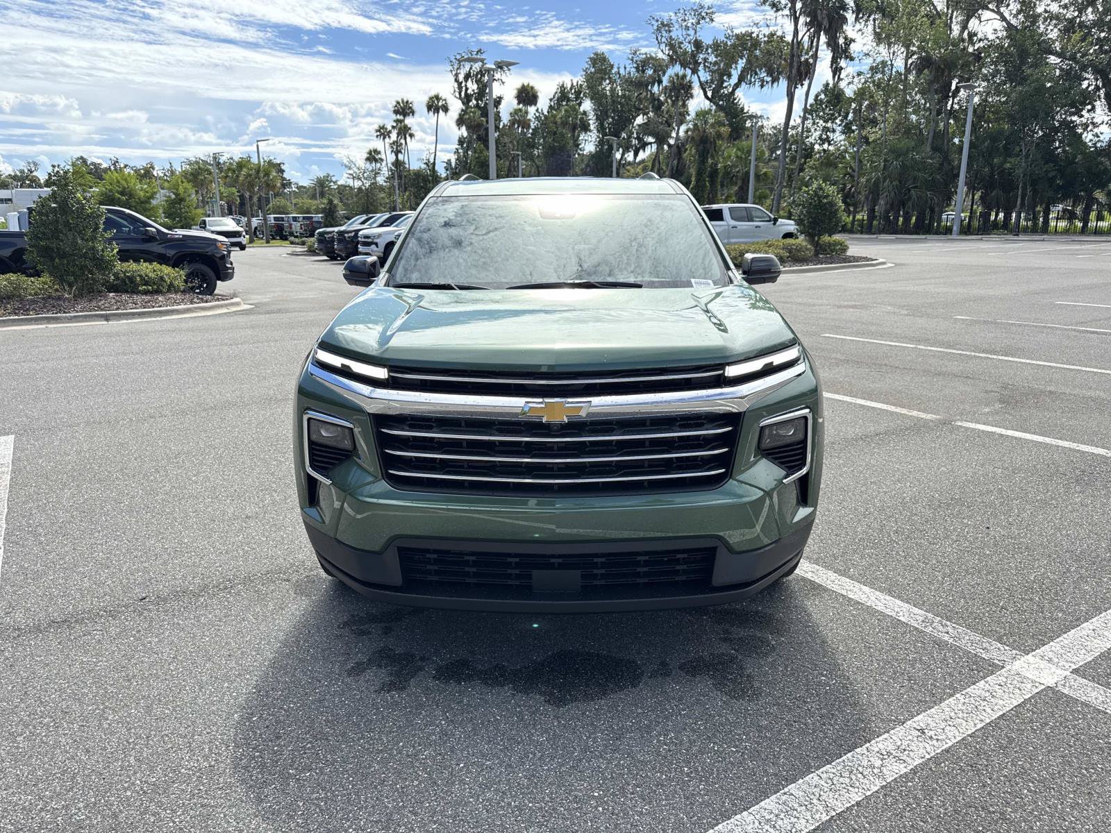 New 2027 Chevrolet Traverse LT w/ Sun and Wheel Package FWD image 8