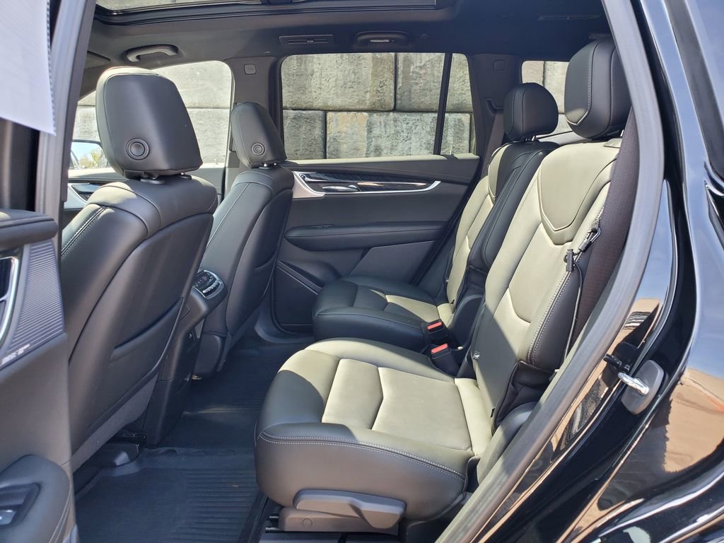 Certified 2023 Cadillac XT6 Premium Luxury w/ LPO, Floor Liner Package AWD/4WD image 38
