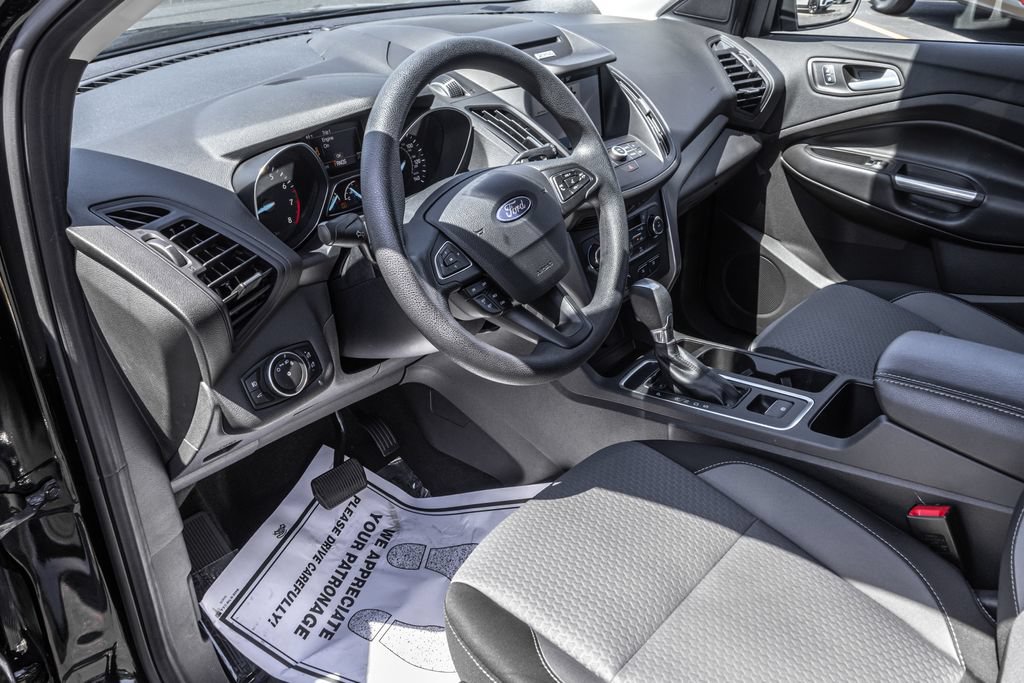 Used 2017 Ford Escape SE w/ Equipment Group 201A AWD/4WD image 16