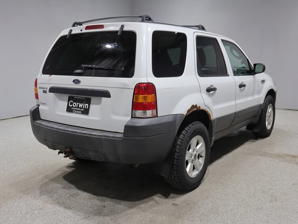 Used 2005 Ford Escape XLT AWD/4WD image 2