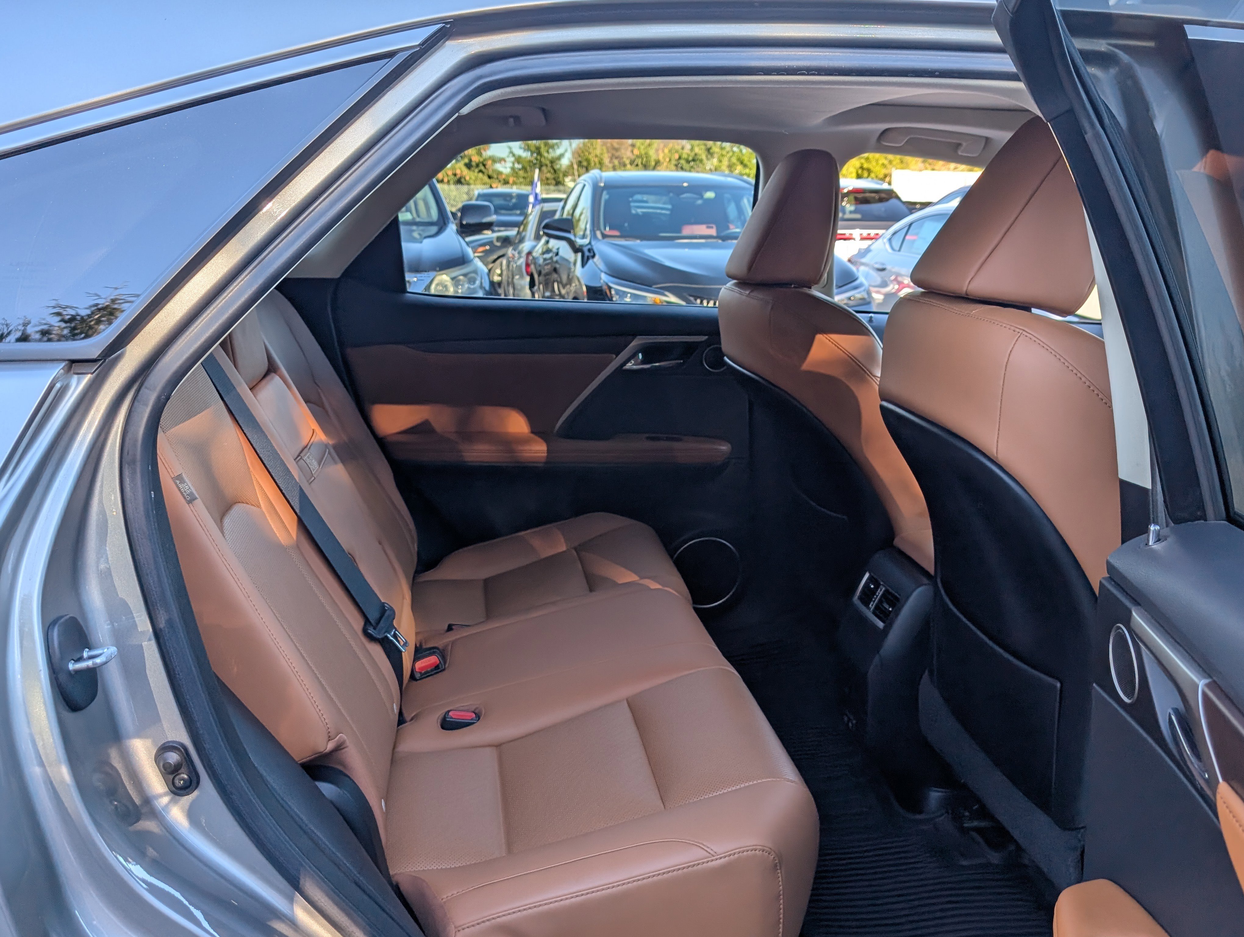 Used 2022 Lexus RX 450h AWD w/ Premium Package image 12