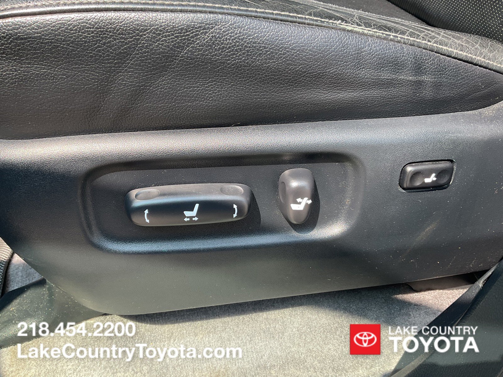 Used 2014 Toyota Land Cruiser AWD/4WD image 27