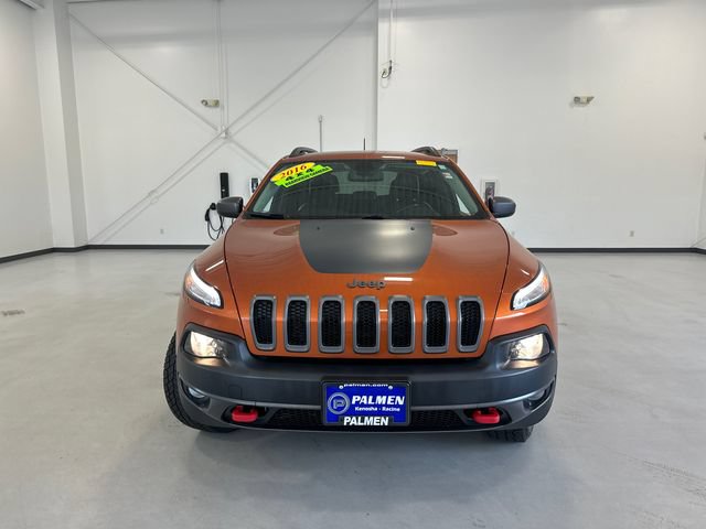 Used 2016 Jeep Cherokee Trailhawk w/ Leather Interior Group AWD/4WD image 2