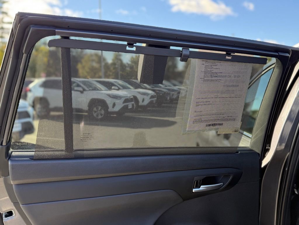 Certified 2024 Toyota Highlander XLE image 13