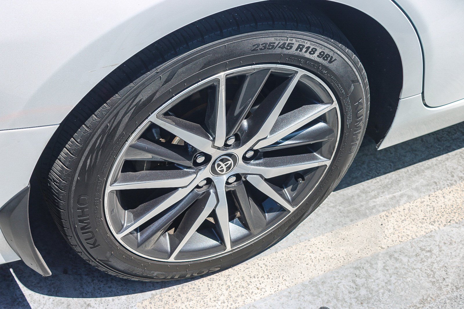 Used 2022 Toyota Camry XLE FWD image 16