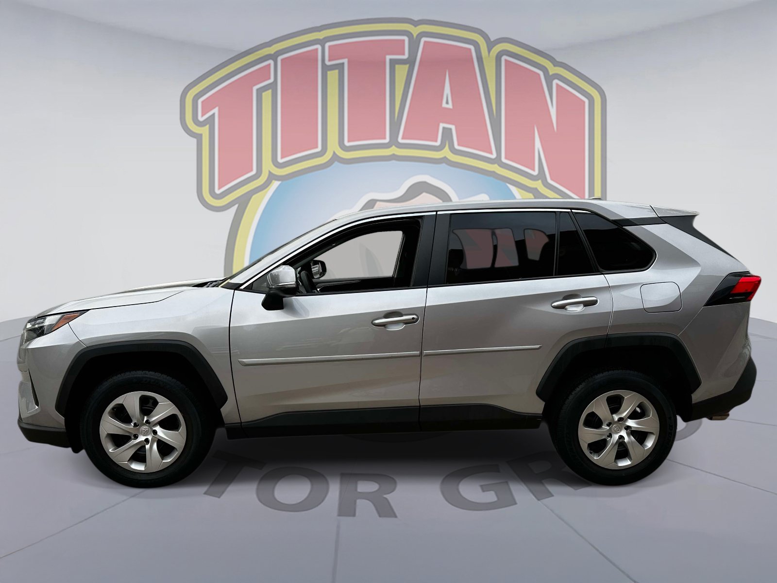 Certified 2023 Toyota RAV4 LE AWD/4WD image 2