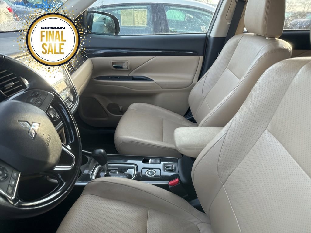 Used 2017 Mitsubishi Outlander SE image 6