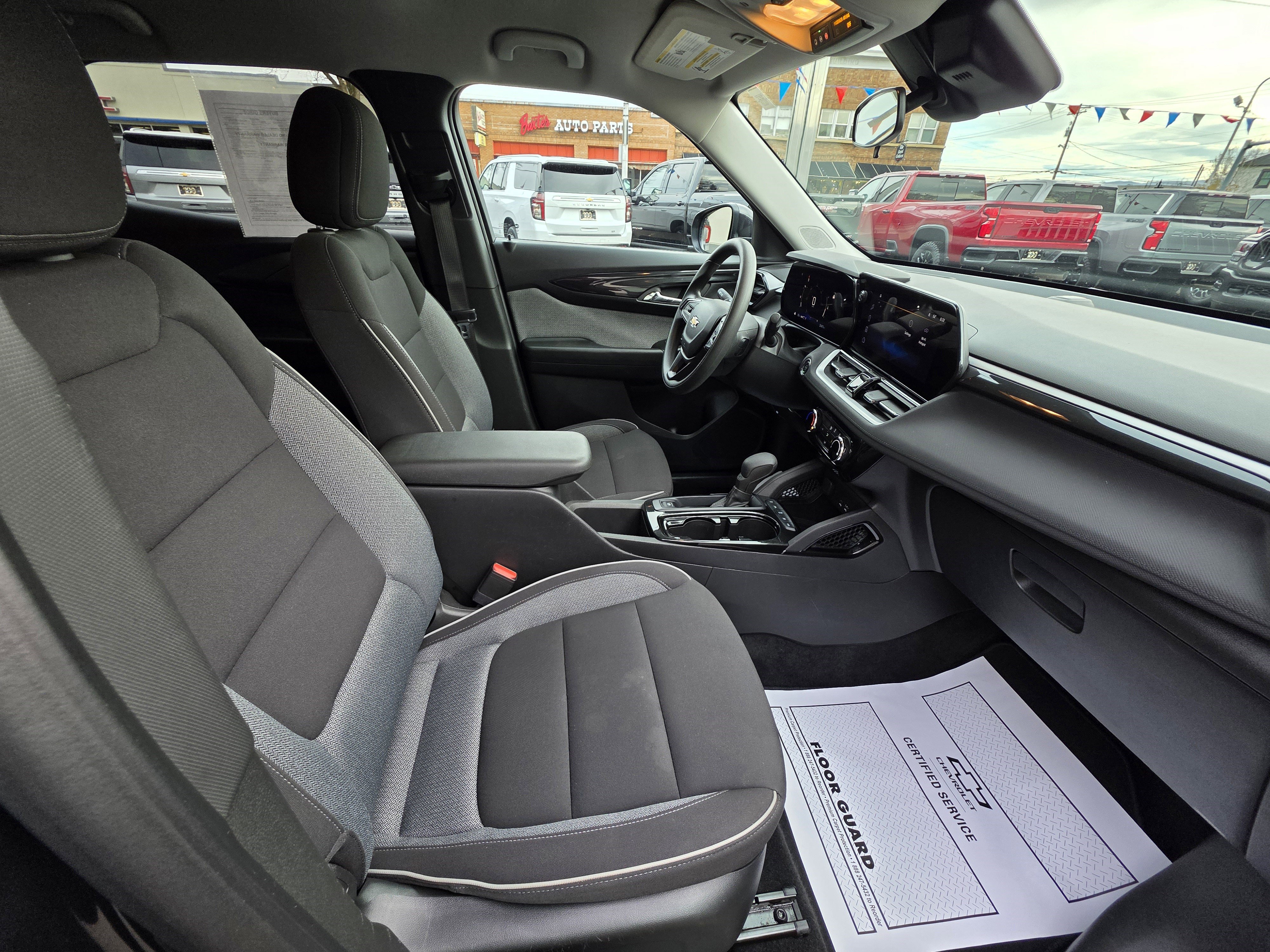 Used 2025 Chevrolet TrailBlazer LT image 23