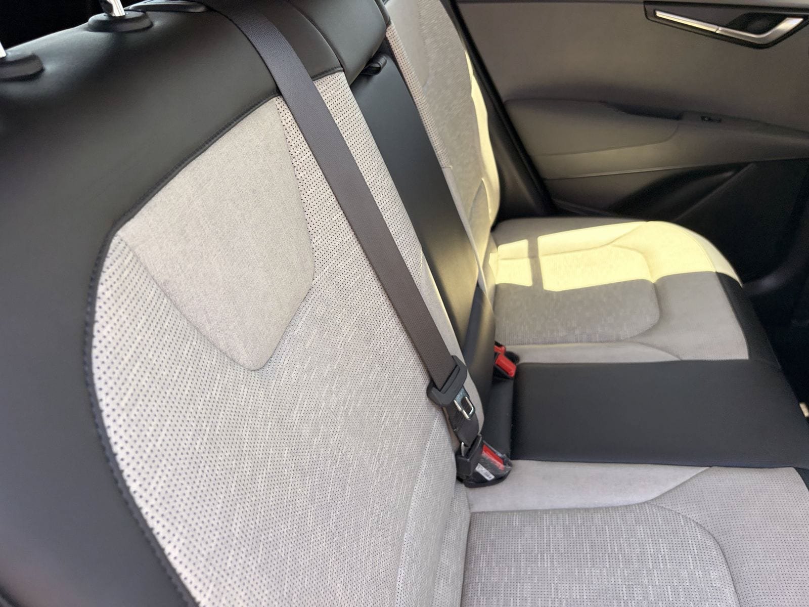Used 2023 Kia Niro SX Touring FWD image 13