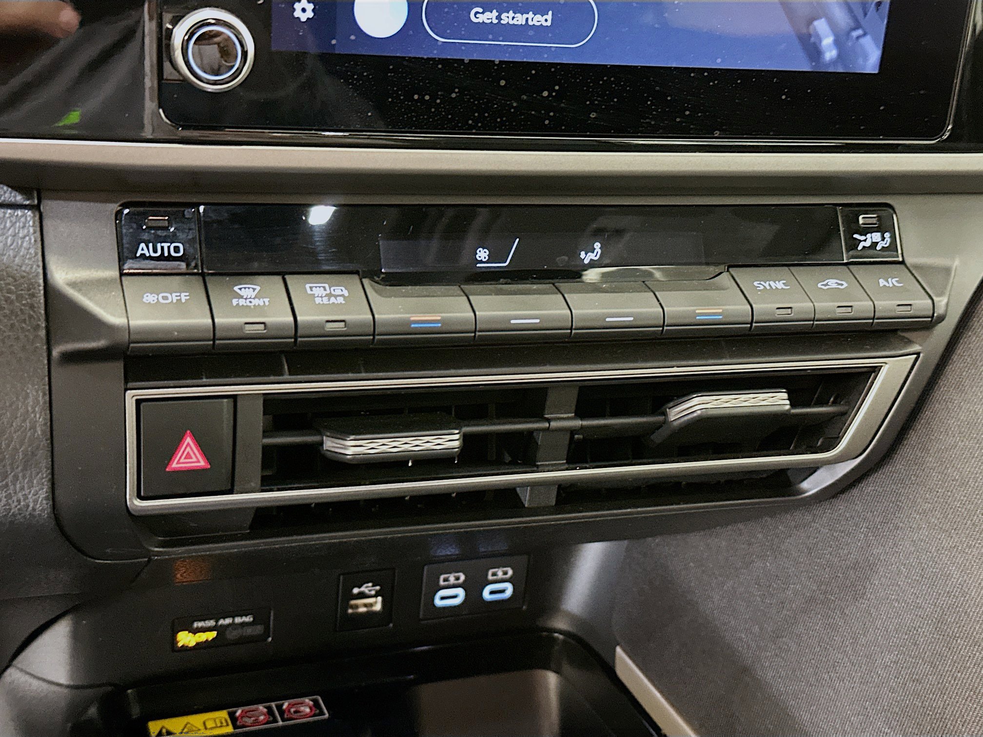 Used 2025 Toyota Camry LE image 24