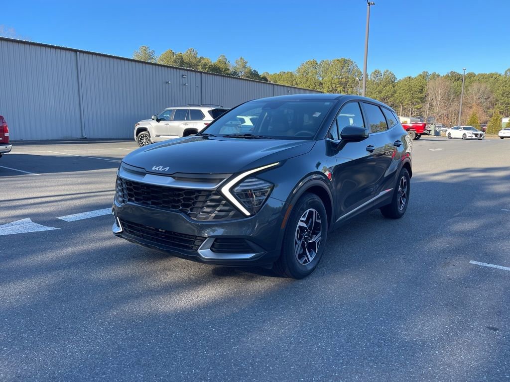 Used 2024 Kia Sportage LX image 2