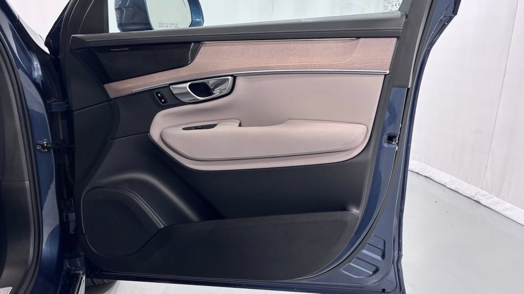 Certified 2026 Volvo XC90 B6 Plus AWD/4WD image 20