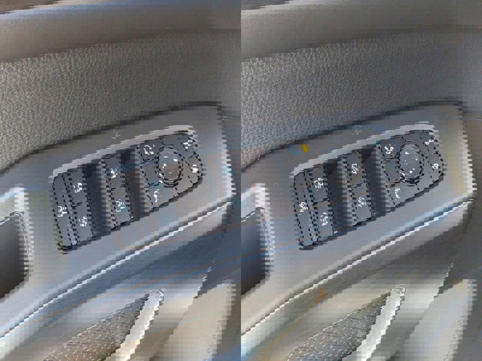 New 2025 Nissan Pathfinder Rock Creek image 14